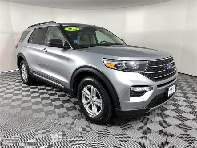 2022 Ford Explorer XLT's photo