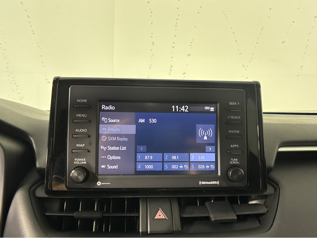 2022 Toyota RAV4 XLE photo 4