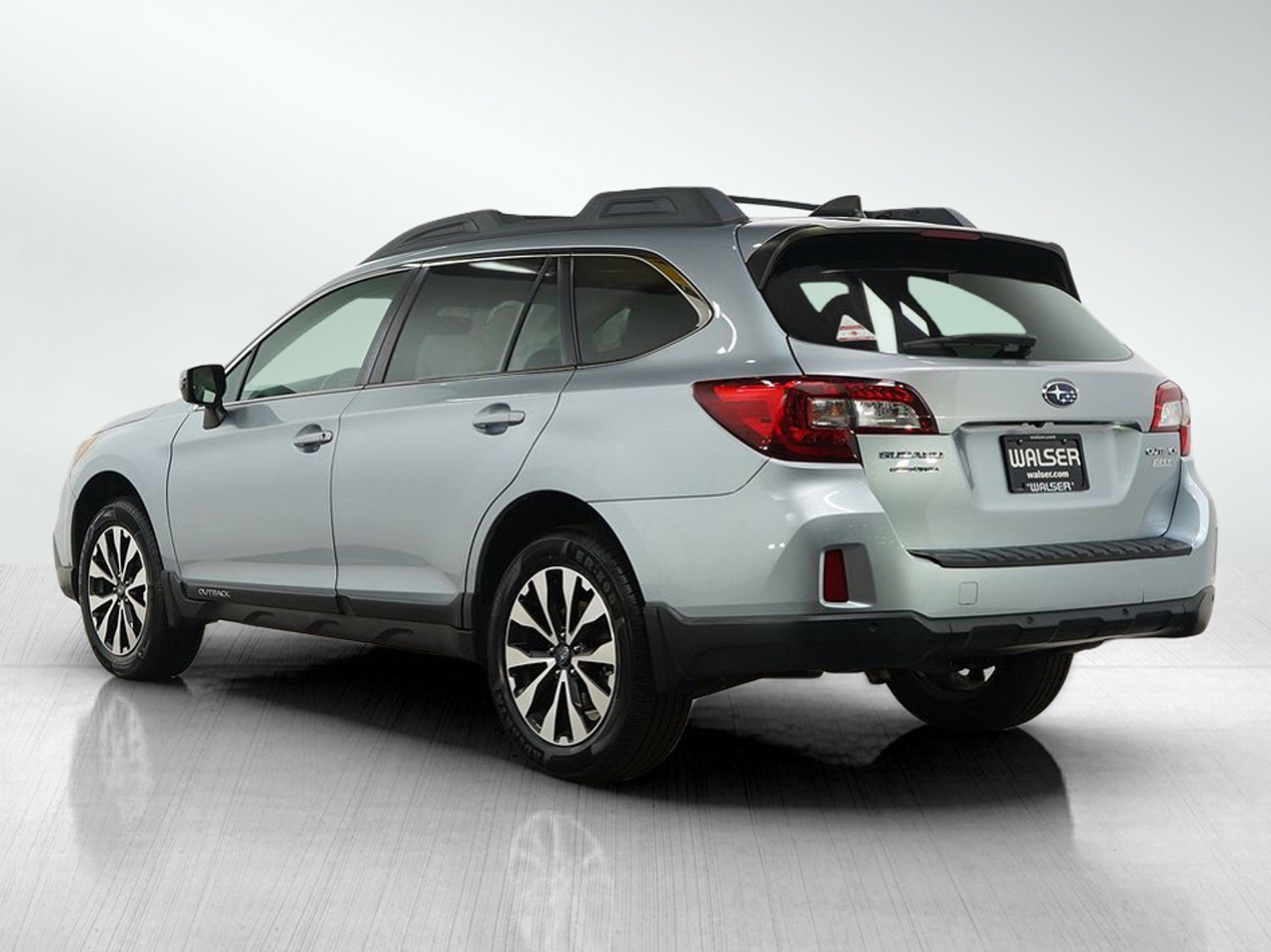 2017 Subaru Outback 2.5i Limited photo 3