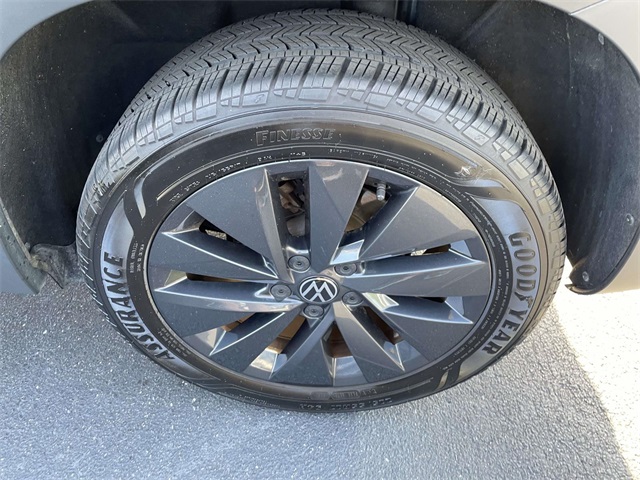2022 Volkswagen Taos S photo 8