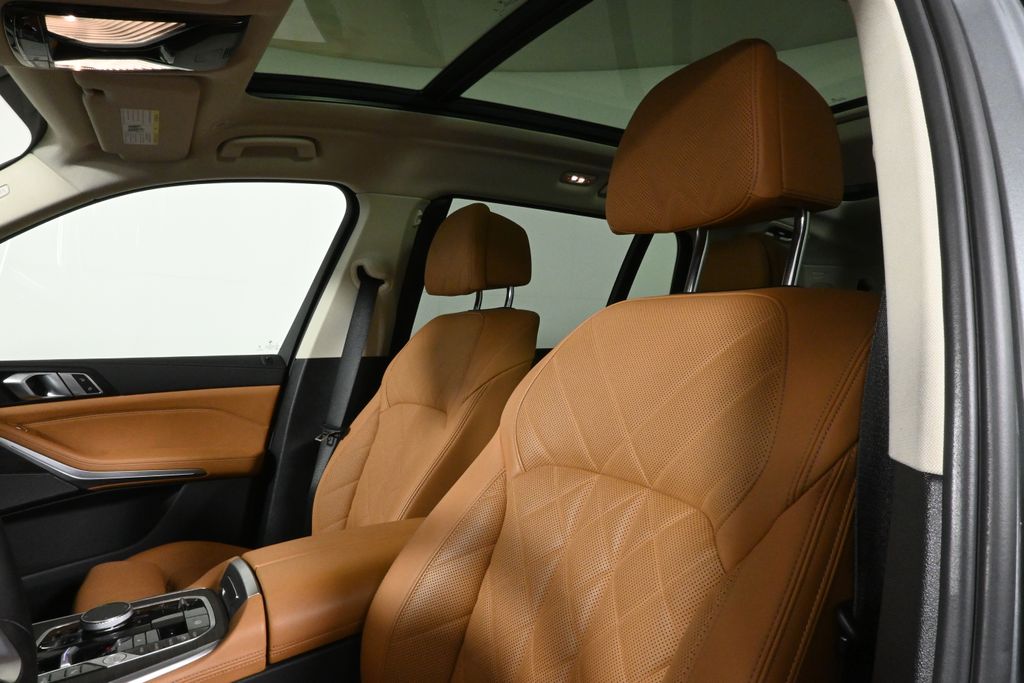 2024 Bmw X7 xDrive40i photo 2