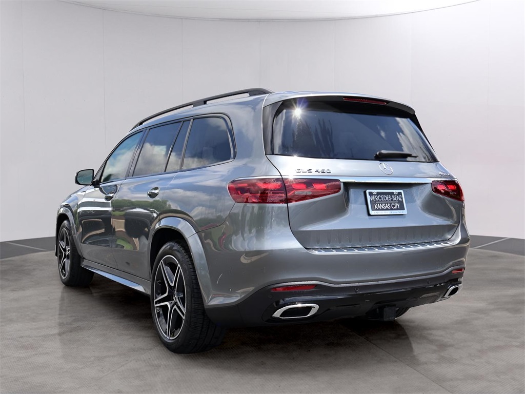 2025 Mercedes Benz GLS 450 4MATIC photo 4