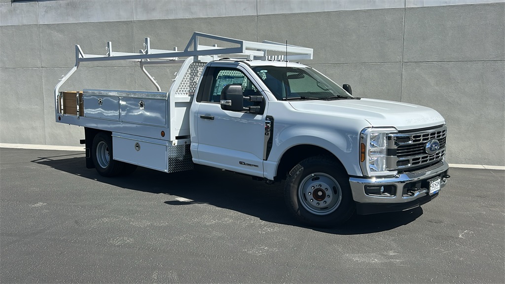2024 Ford F-350 Super Duty Chassis Cab XL's photo