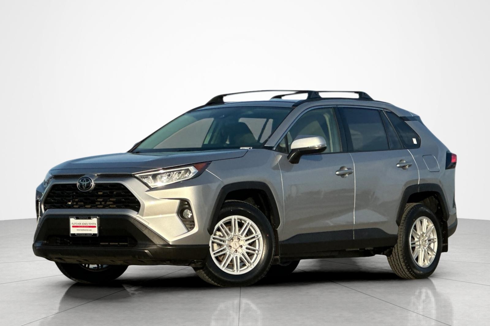2020 Toyota RAV4 XLE's photo