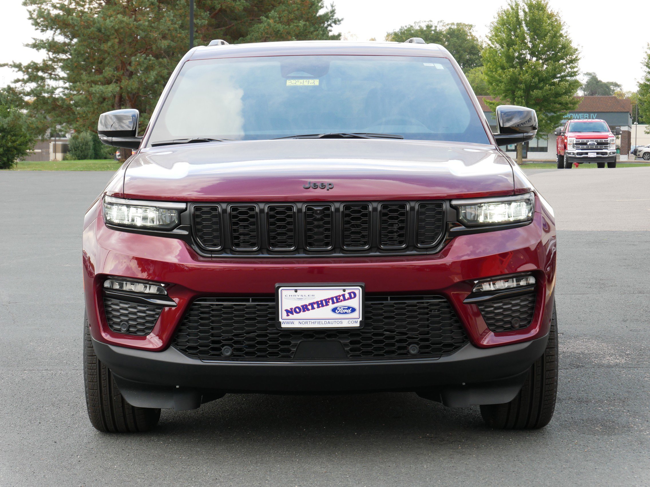 2025 Jeep Grand Cherokee Limited photo 2