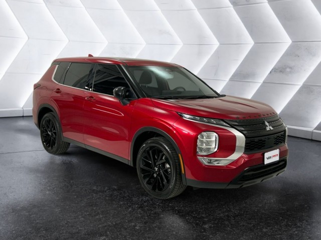 2023 Mitsubishi Outlander SEL Black Edition's photo