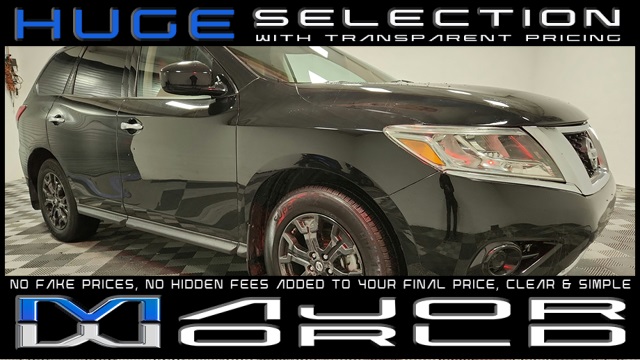 2014 Nissan Pathfinder SV's photo