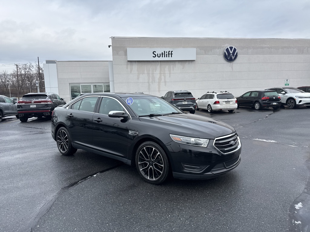 2017 Ford Taurus Limited's photo