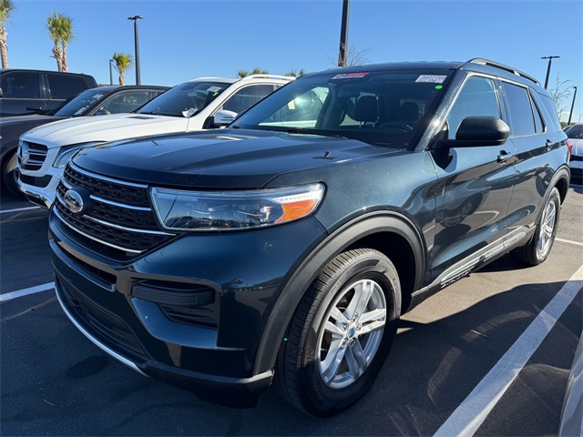 2022 Ford Explorer XLT photo 2