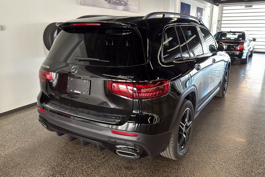 2026 Mercedes Benz GLB 250 4MATIC photo 3