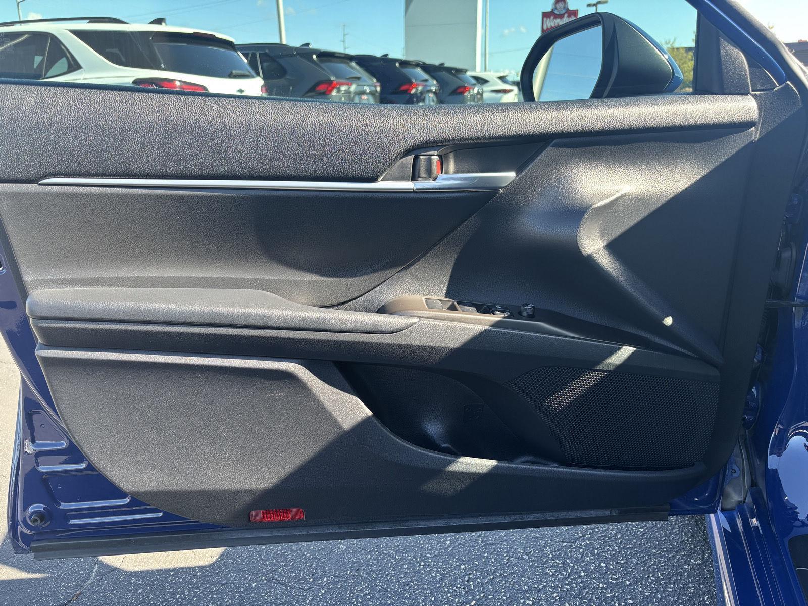 2023 Toyota Camry SE photo 11