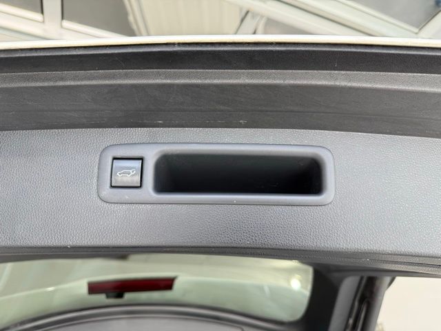 2020 Toyota Highlander XLE photo 39
