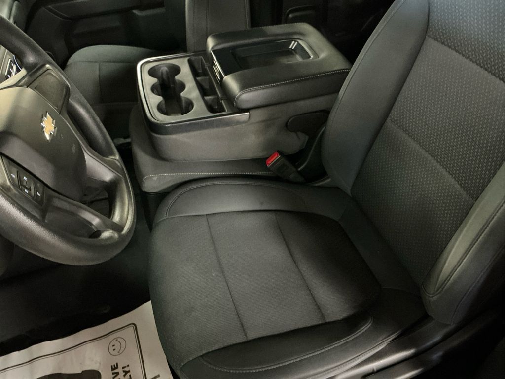 2020 Chevrolet Silverado 1500 Custom photo 21