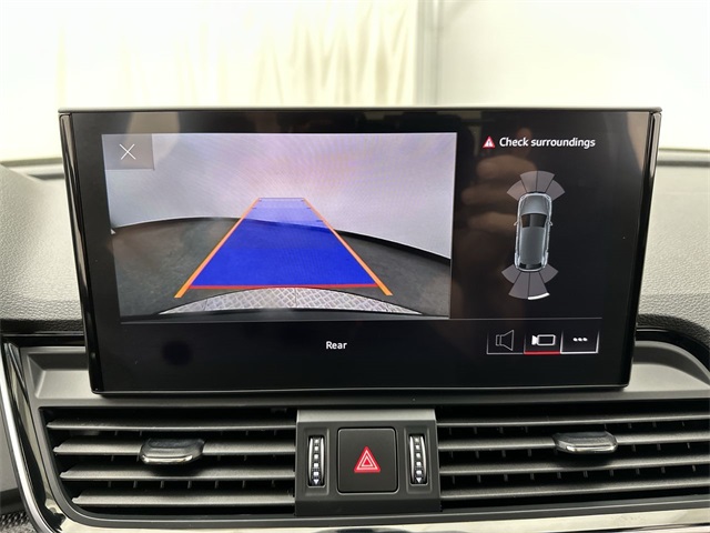 2022 Audi SQ5 Premium photo 8