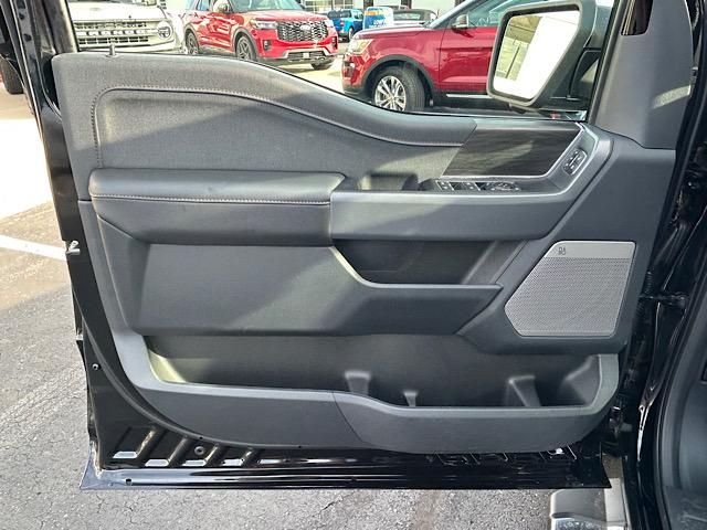2025 Ford F-150 Lariat photo 22