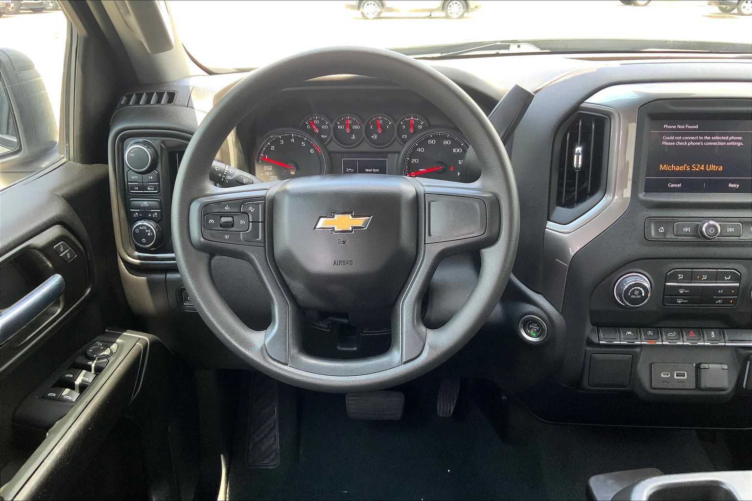 2023 Chevrolet Silverado 1500 Custom photo 5