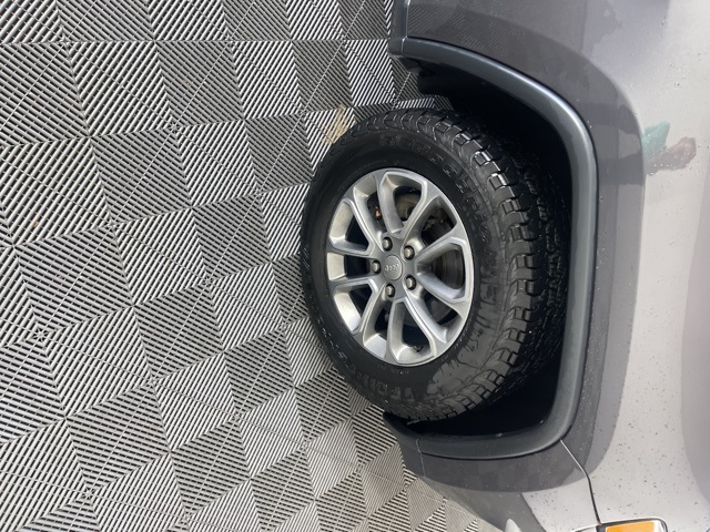 2015 Jeep Grand Cherokee Limited photo 14