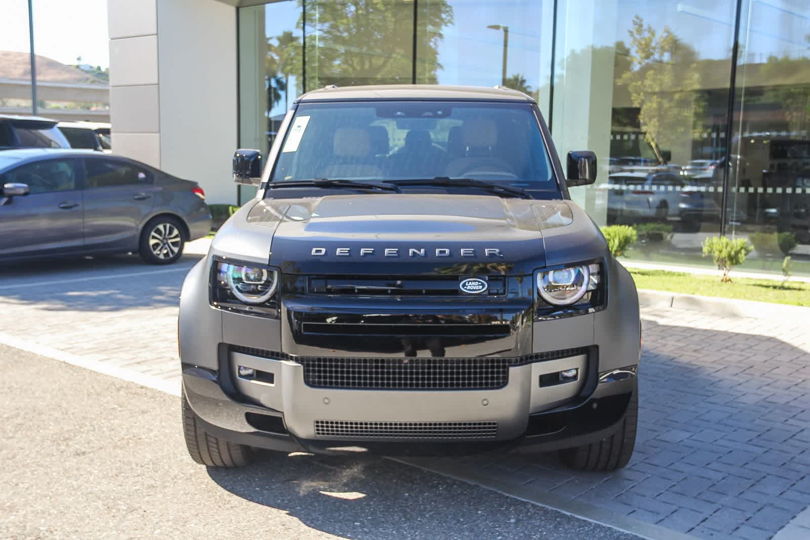 2026 Land Rover Defender 130 V8 photo 2