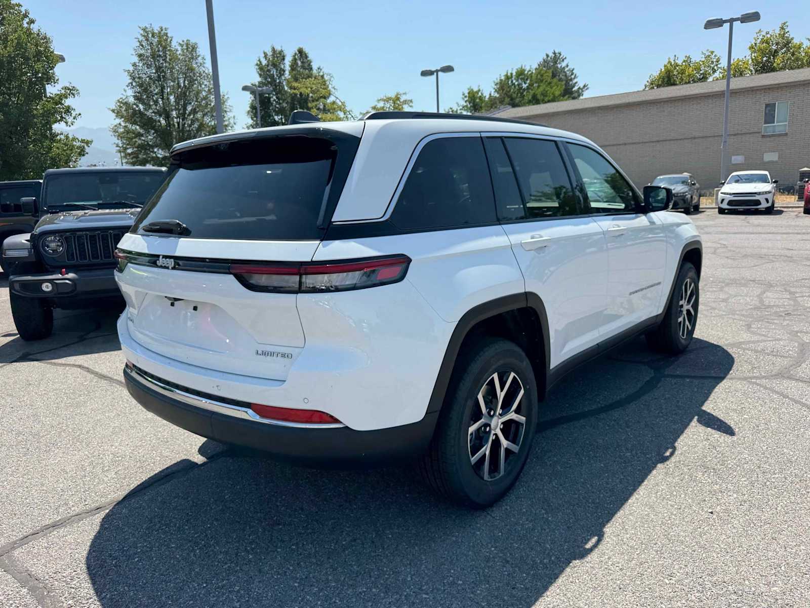 2025 Jeep Grand Cherokee Limited photo 4