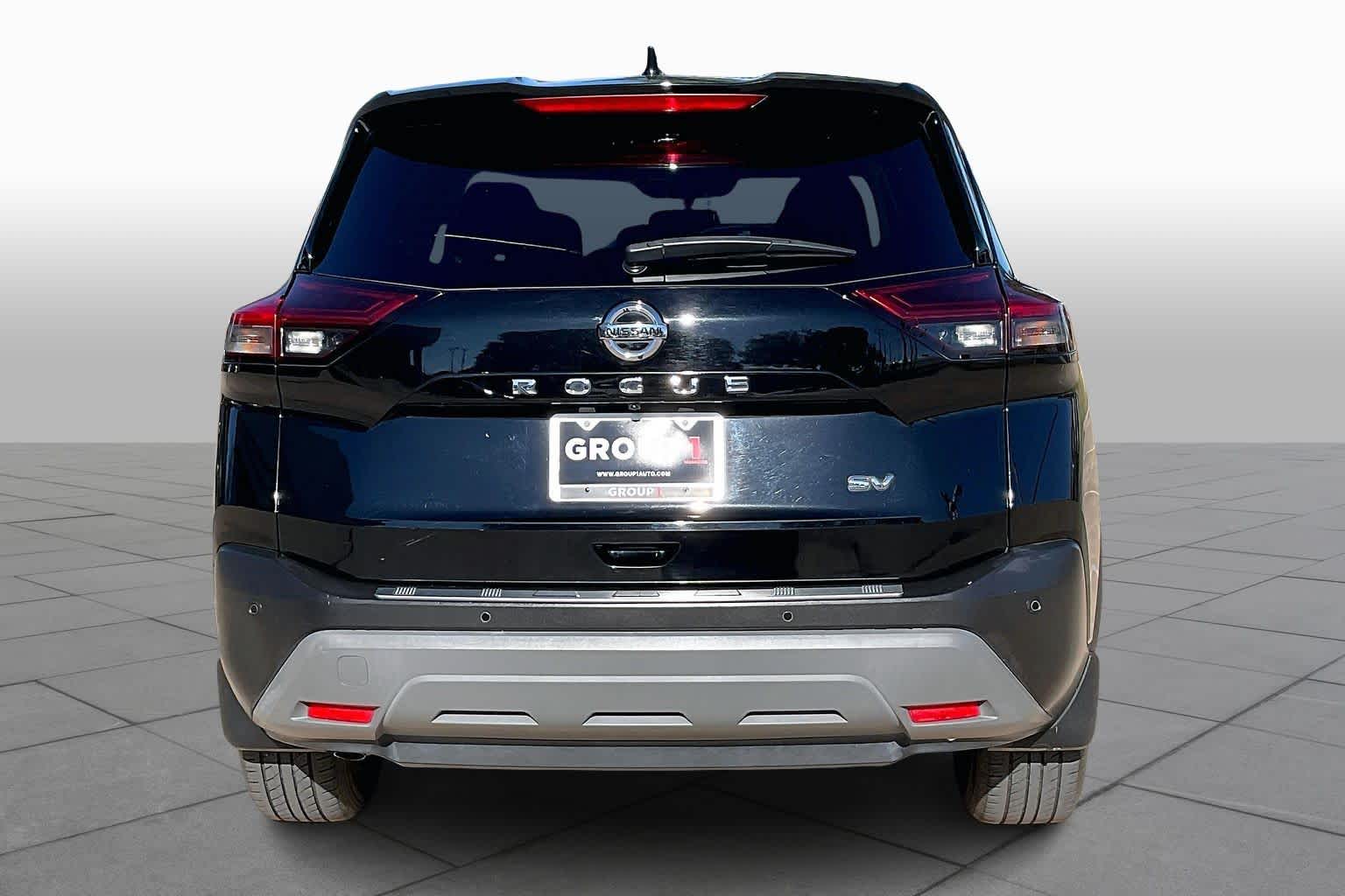 2021 Nissan Rogue SV photo 3