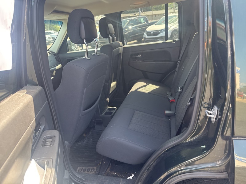 2011 Jeep Liberty Sport photo 9