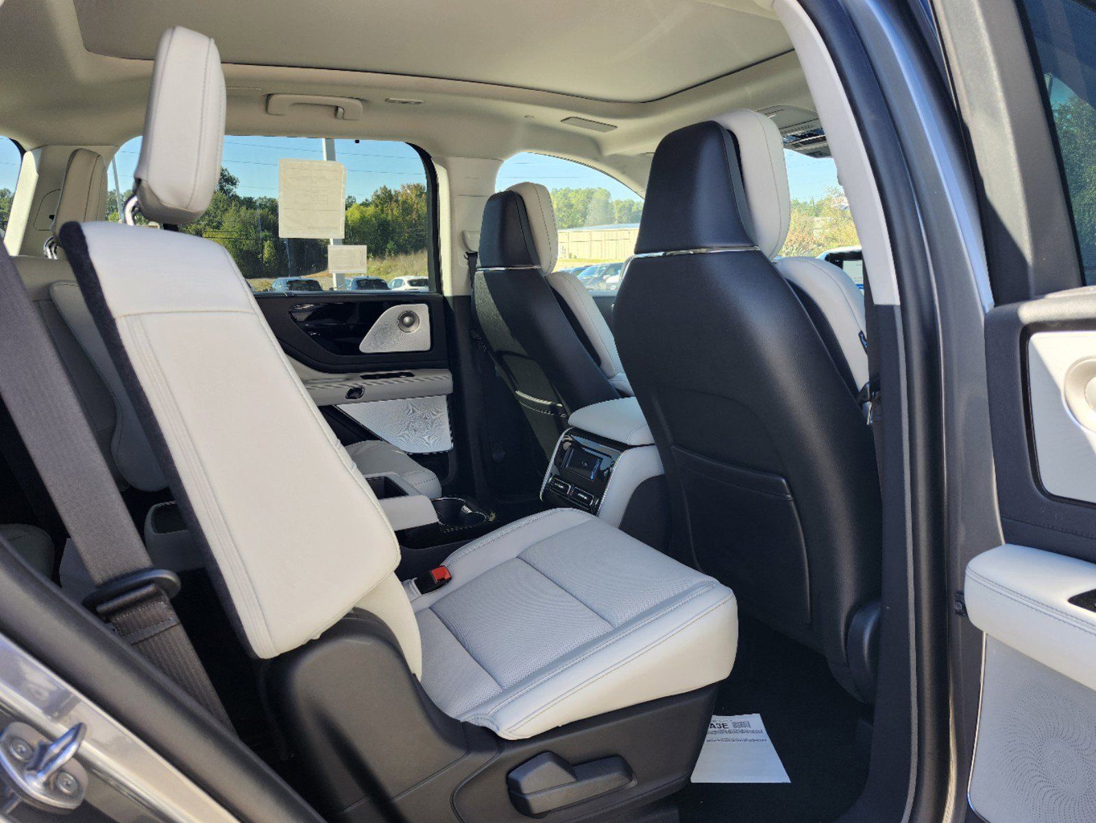 2025 Lincoln Aviator Reserve photo 8