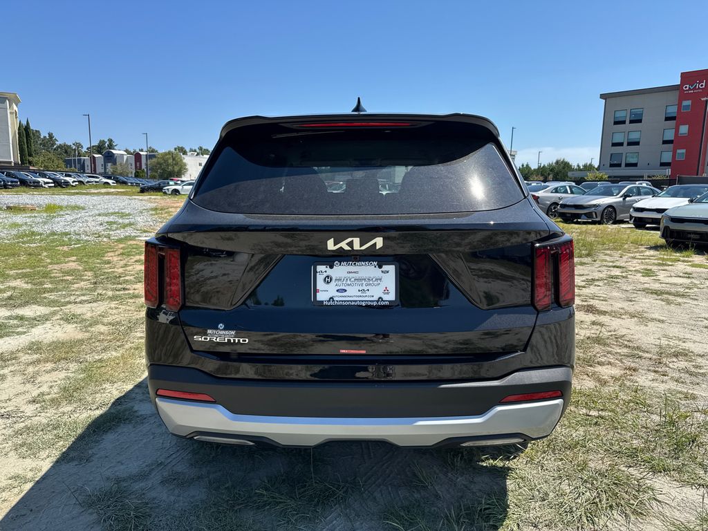 2026 Kia Sorento S photo 2