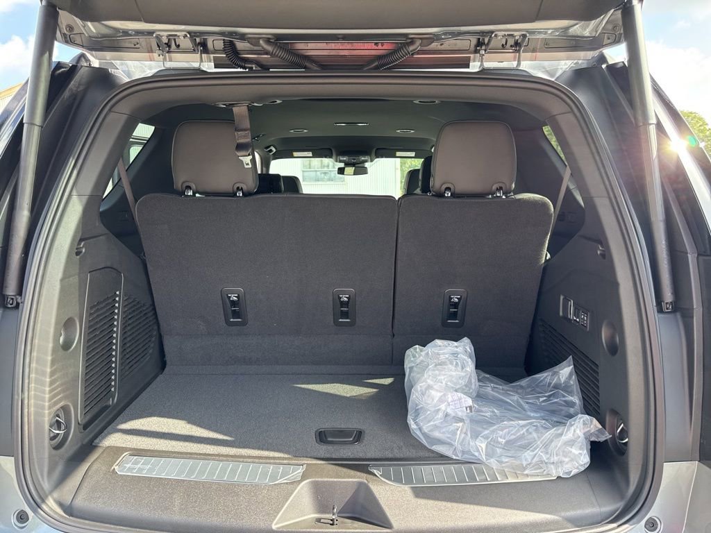 2025 Chevrolet Tahoe Premier photo 40