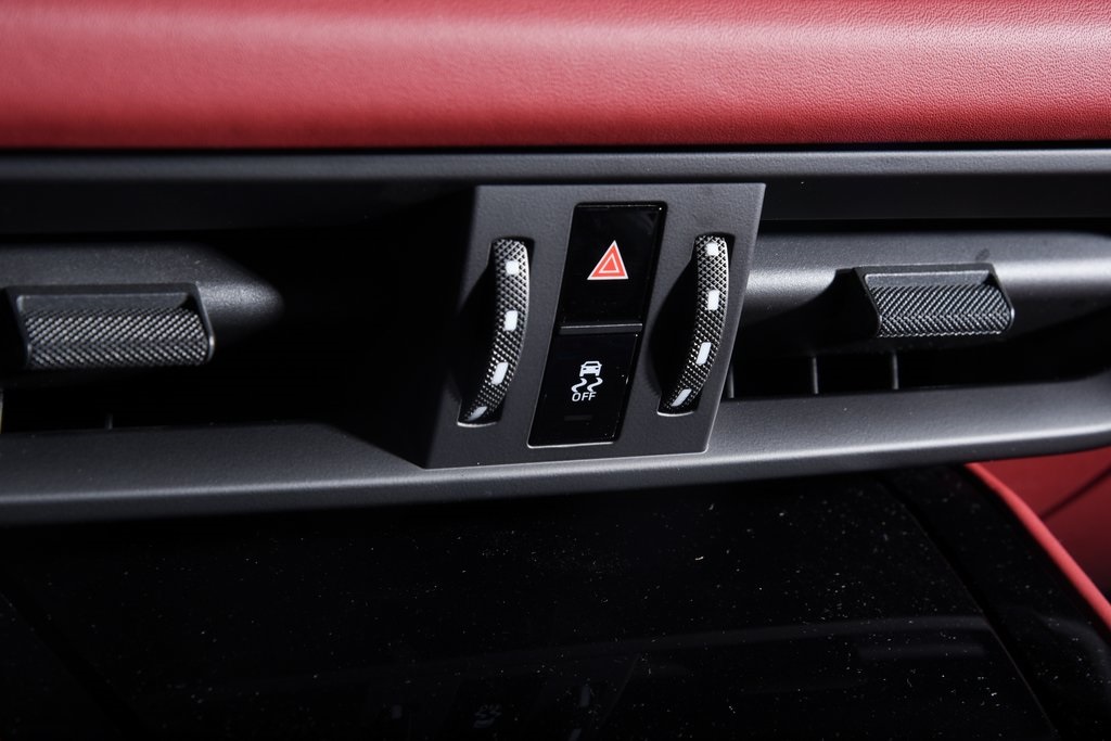 2025 Porsche Cayenne photo 21
