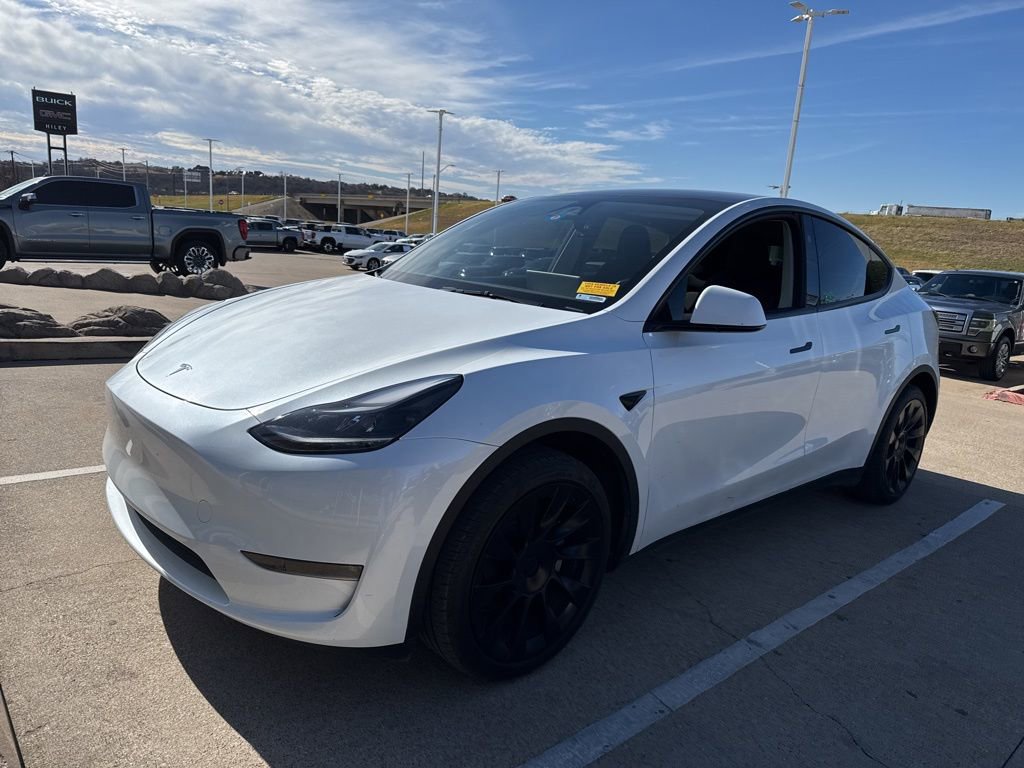 2024 Tesla Model Y Long Range's photo