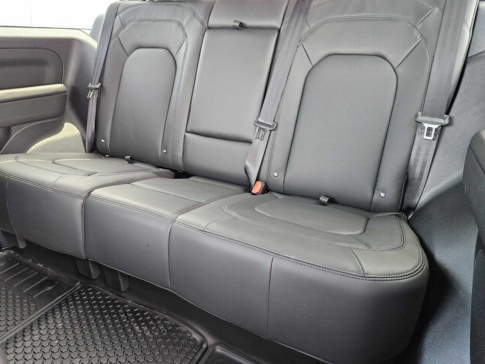 2025 Land Rover Defender 90 X-Dynamic SE photo 23
