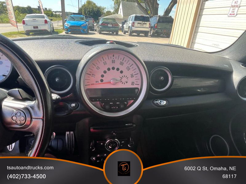 2011 Mini Cooper Convertible S photo 24