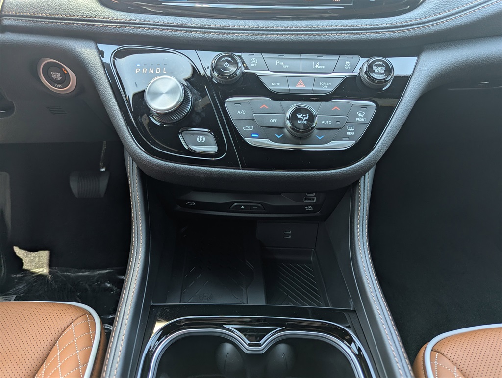 2026 Chrysler Pacifica Pinnacle photo 25