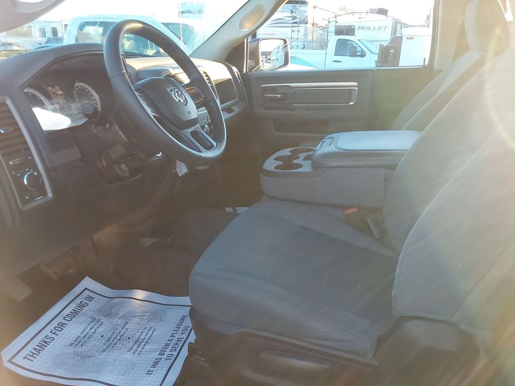 2019 Ram 1500 Classic Tradesman photo 3