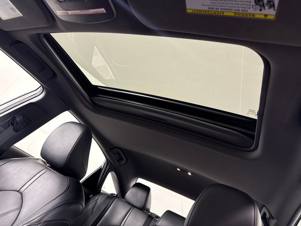 2019 Toyota Avalon XLE photo 11