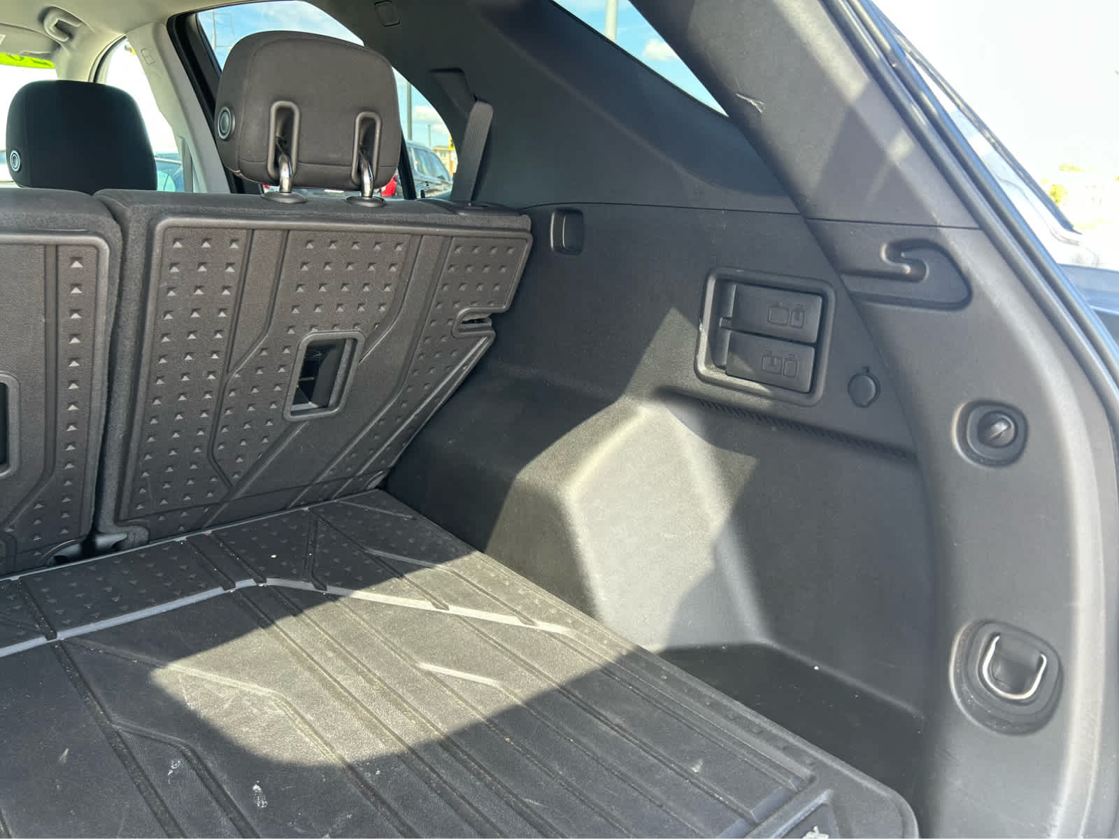 2020 Chevrolet Equinox LT photo 24