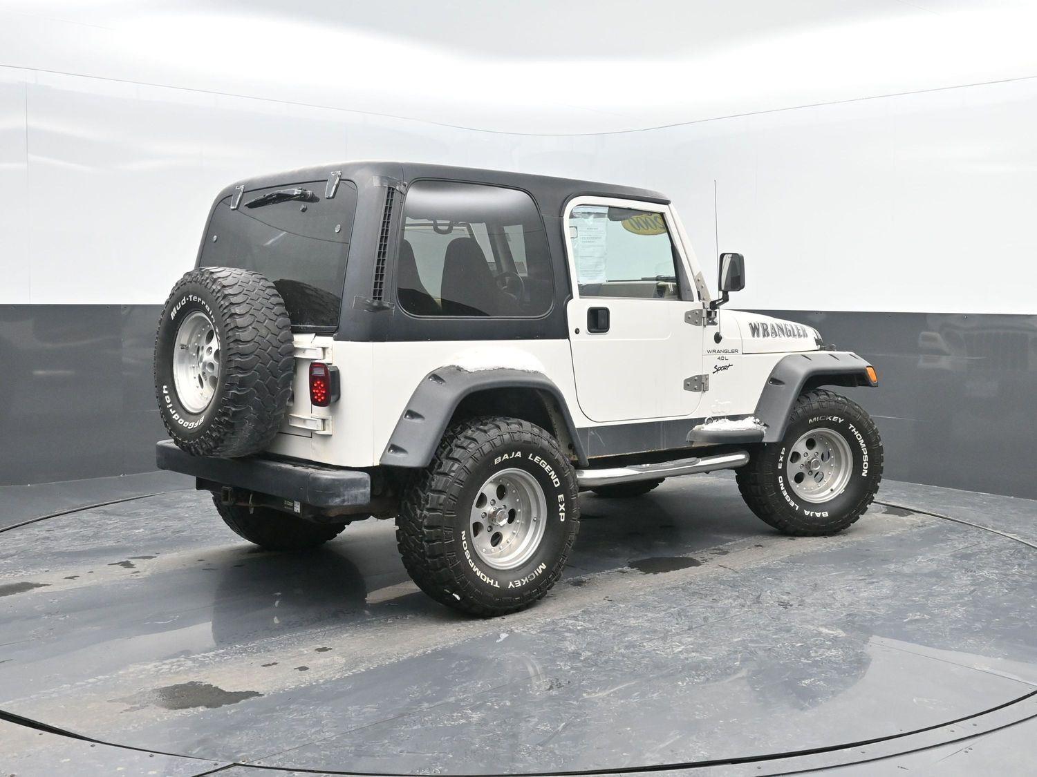 Used 2000 Jeep Wrangler SPORT with VIN 1J4FA49S5YP710205 for sale in Charles City, IA