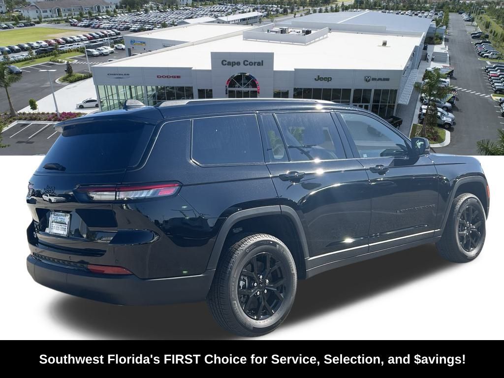 2025 Jeep Grand Cherokee Altitude photo 4