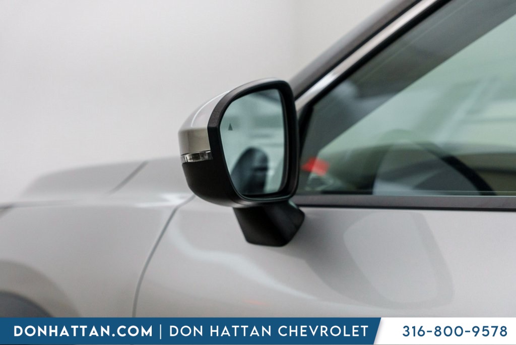 2022 Nissan Rogue SV photo 25