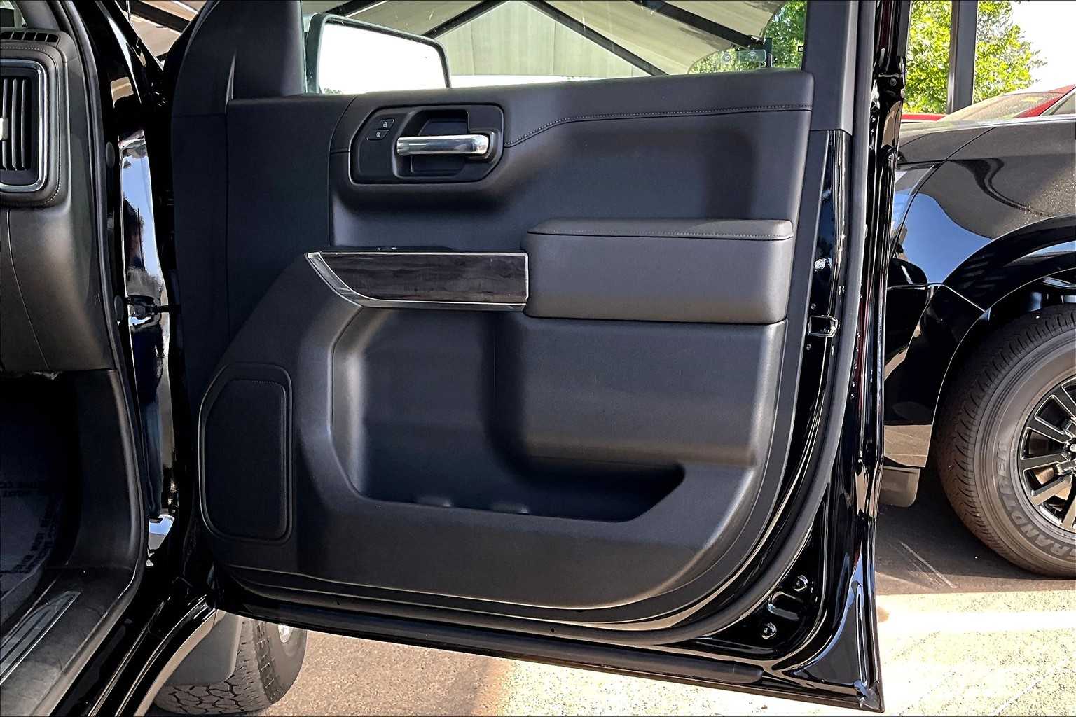 2022 Chevrolet Silverado 1500 LTZ photo 20