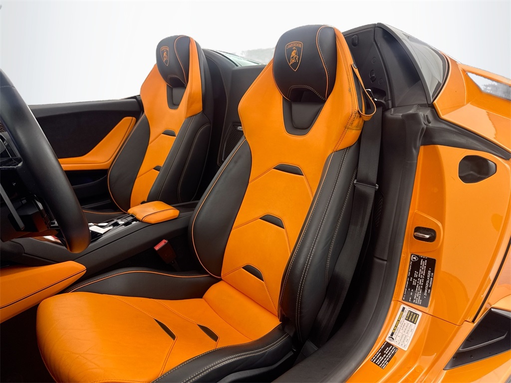 2020 Lamborghini Huracan Evo Spyder photo 20
