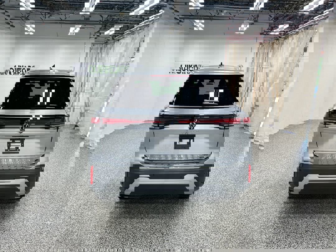 2025 Volkswagen Tiguan SE photo 4