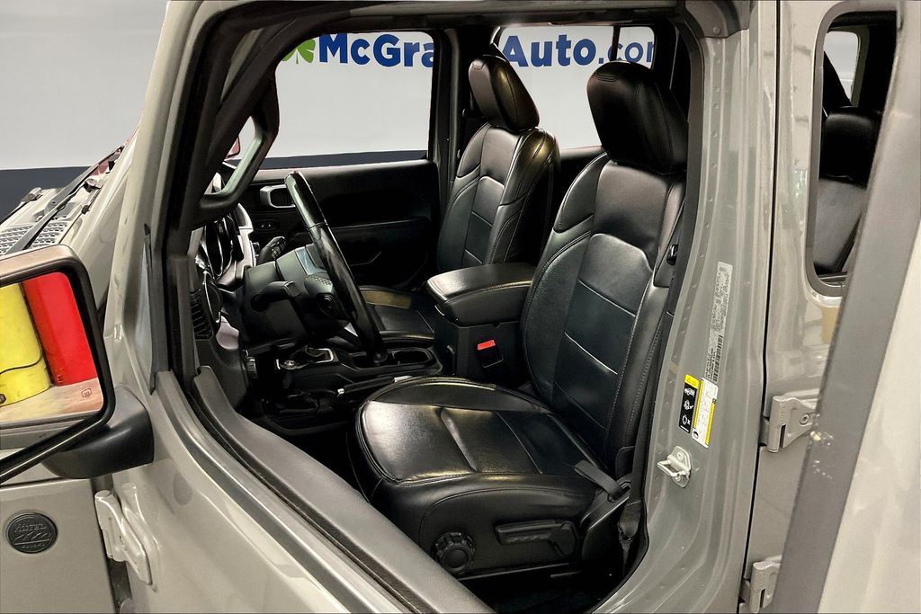 2021 Jeep Wrangler Unlimited Sahara Altitude photo 25