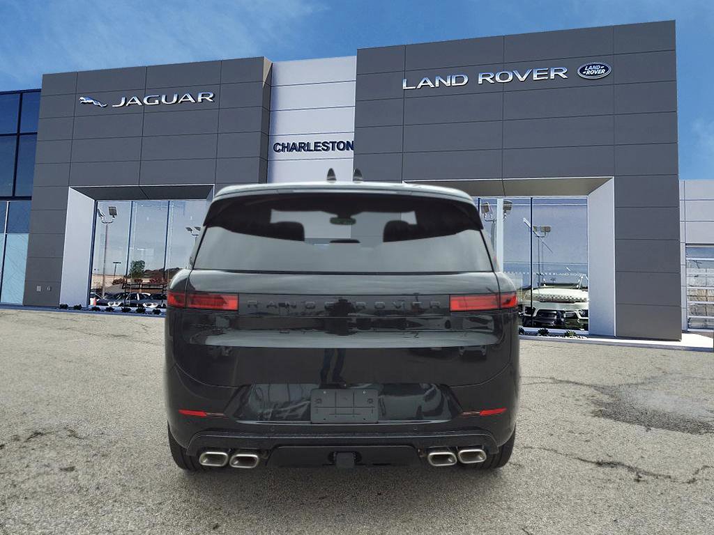 2025 Land Rover Range Rover Sport SE photo 4