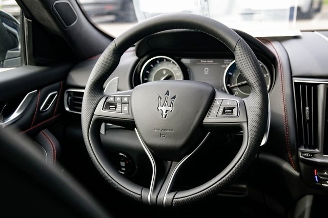 2024 Maserati Levante GT photo 18
