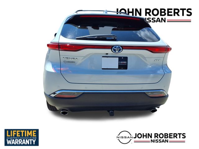 2024 Toyota Venza XLE photo 12