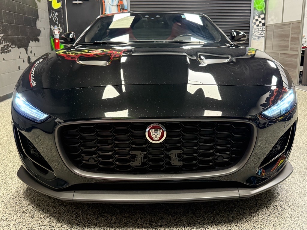 2021 Jaguar F-TYPE R-Dynamic photo 2