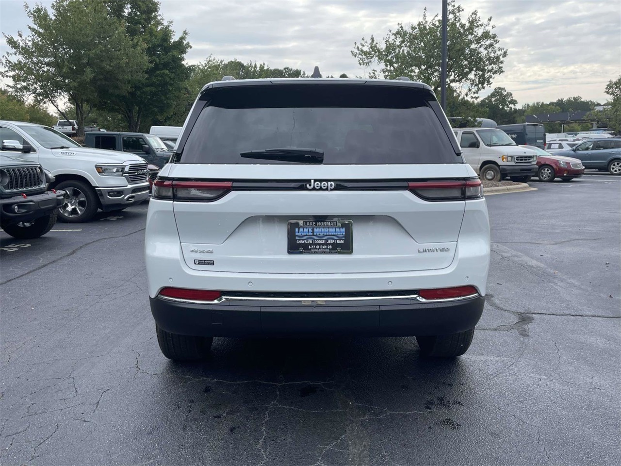 2025 Jeep Grand Cherokee Limited photo 3