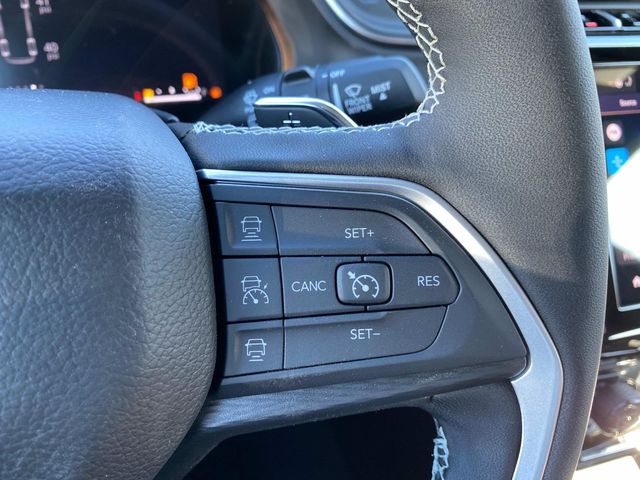 2025 Jeep Grand Cherokee Laredo photo 14