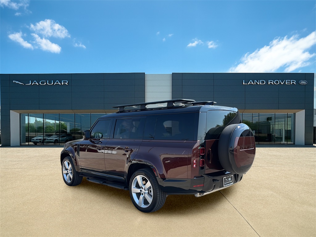 2025 Land Rover Defender 130 X-Dynamic SE photo 2